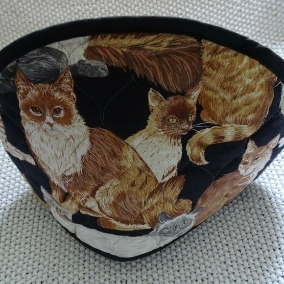 Cats Tea Cozy Black - Picture 2 of 2